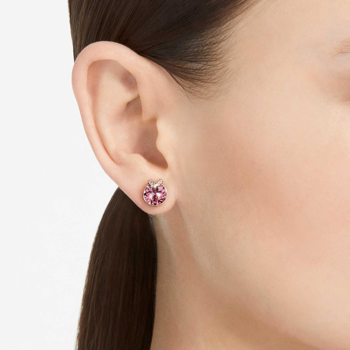 arete Swarovski Bella, corte redondo, pavé, rosa, baño en tono oro rosa