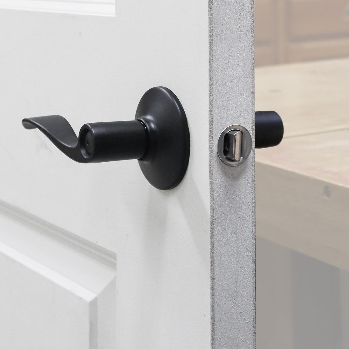 Milescraft 1337 Lock Mate - Kit de instalación de cerradura de puerta con plantilla para puertas de madera/metal, 1-3/8 pulgadas a 1-3/4 pulgadas de grosor. Sierras bi-metálicas de cobalto incluidas