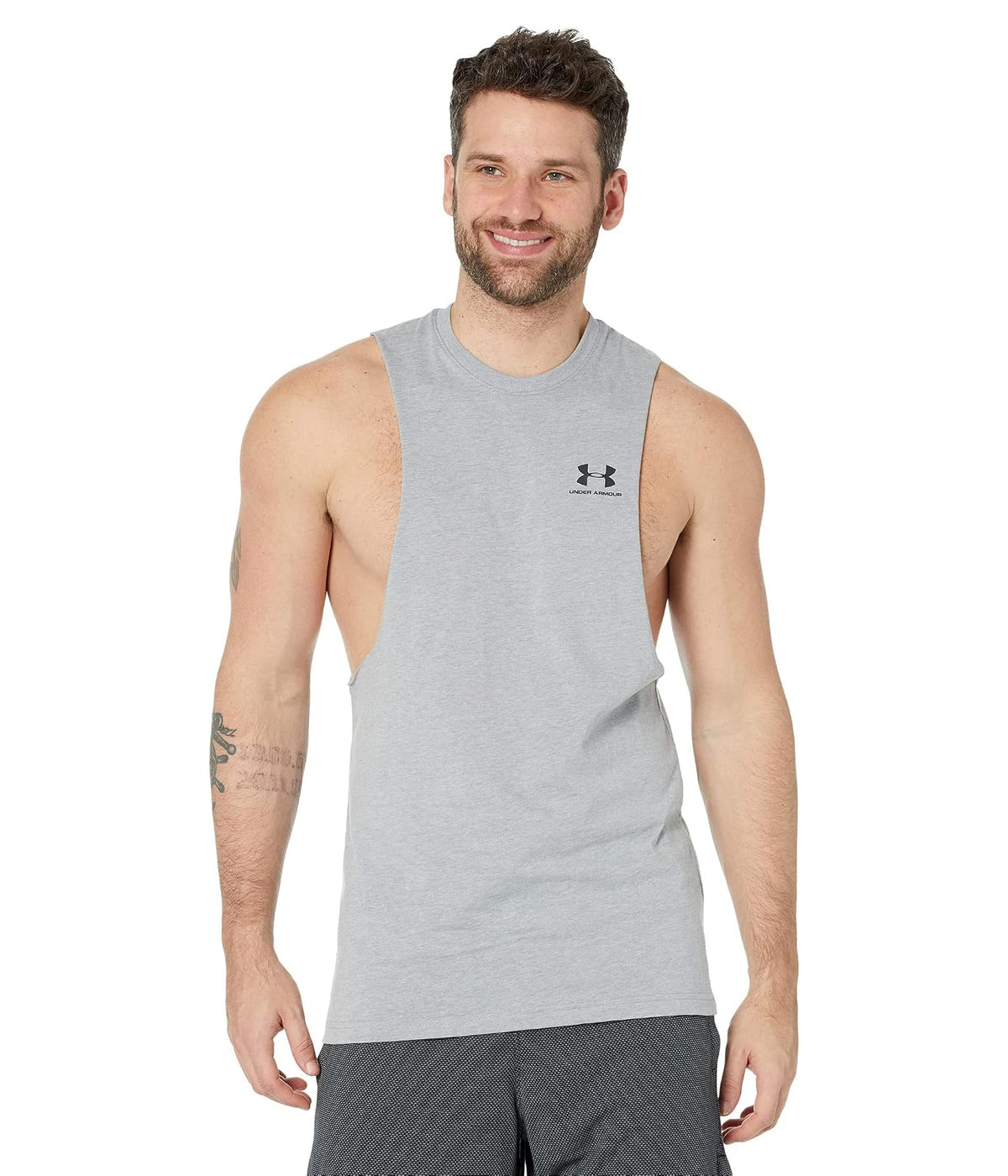 Under Armour Sportstyle - Playera para Hombre con Corte en el Pecho Izquierdo