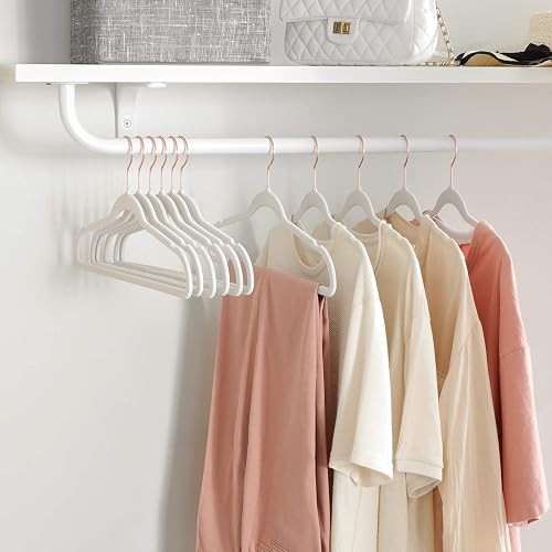 SONGMICS Ganchos de Ropa de Terciopelo 50 PCS, Giratorios de 360° | Para Ropa Fina y Abrigos, Antideslizantes y Ahorradores de Espacio, MCRF026W03