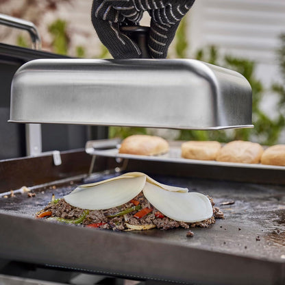 Weber - Tapa para Hamburguesas | Cubre 4 hamburguesas, para derretir queso y cocinar verduras y arroz al vapor - (10 x 10 pulgadas), accesorios de cocina para