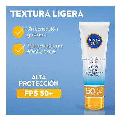 NIVEA SUN Protector Solar Facial Control De Brillo (50 ml), con Efecto Matificante de Larga Duración + SUN Protector Solar Corporal Protect & Sensitive (125 ml) Loción Solar en Spray