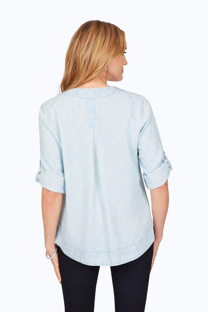 Foxcroft Harmony Distressed Trefoil Tencel Shirt CamisaMujer