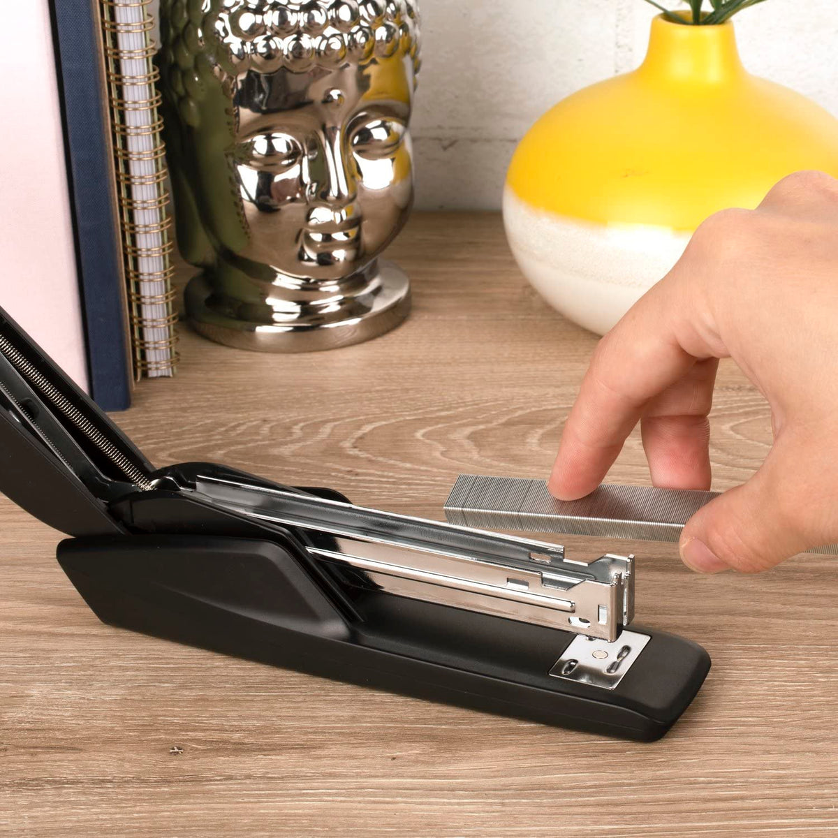 Swingline Grapadora estándar, capacidad de 20 hojas, versión ecológica, sin atascos, paquete de 2, negro (54501)