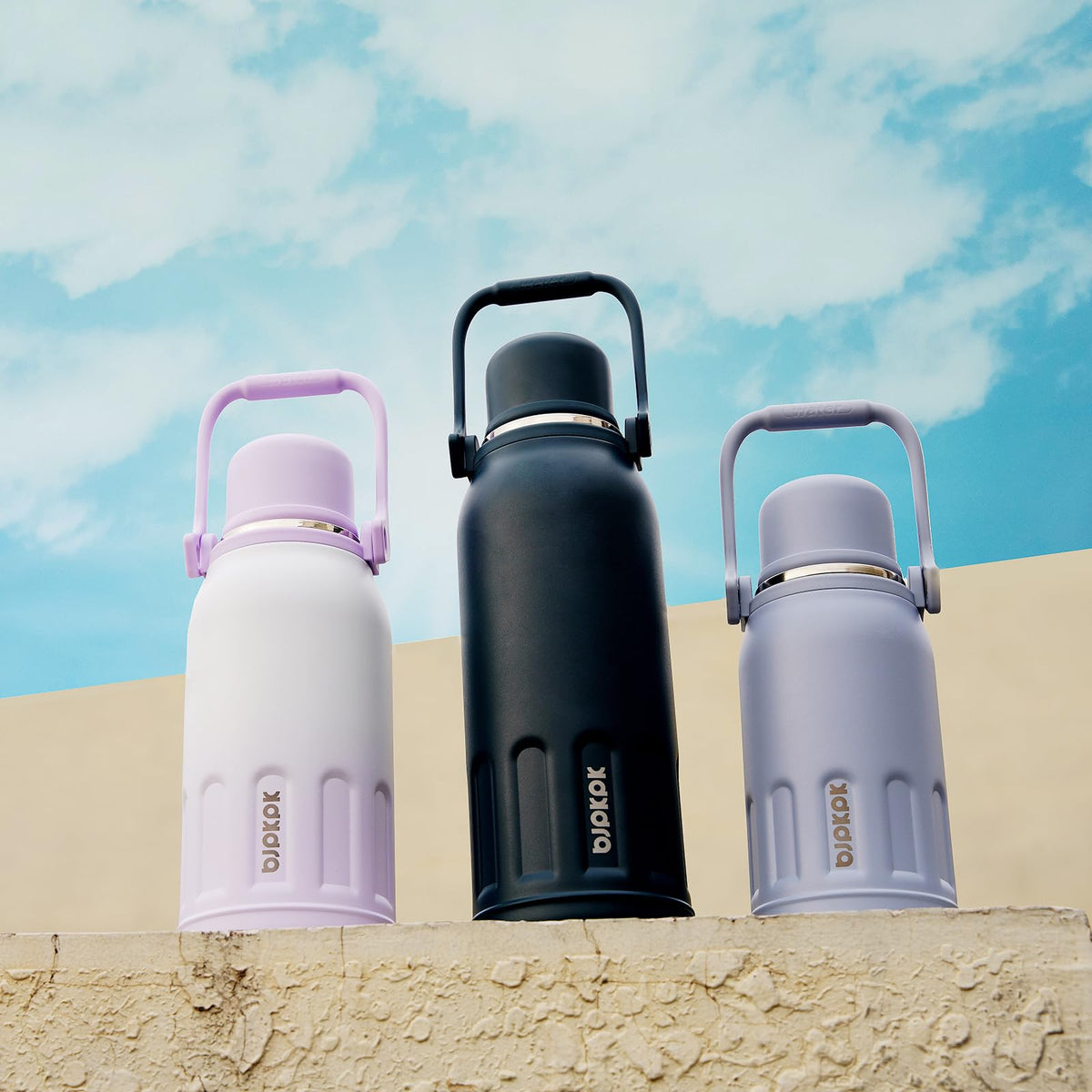 BJPKPK Botella de agua térmica aislada de 50 onzas con tapa y asa de transporte, apta para lavaplatos, botellas de agua de acero inoxidable para exteriores, perla rosa