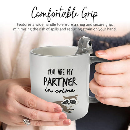 Pavilion Gift Company 45634 You Are My Partner In Crime-Raccoon - Taza de café Dolomite (443 ml), color gris