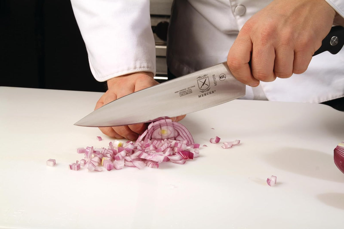 Mercer Culinary Genesis Cuchillo corto forjado reforzado para chef, 8" (20.32 cm)