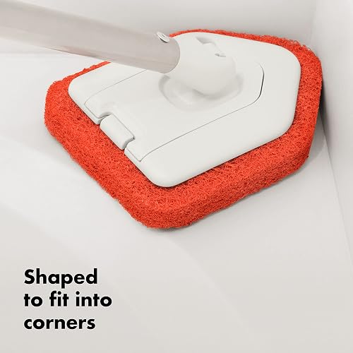 OXO Good Grips Cepillo fregador para la tina y azulejos, expandible | Limpiador de pared de baño, mango ajustable, alcance extendido, cabezal de cerdas angulares, lechada, azulejo, esquinas