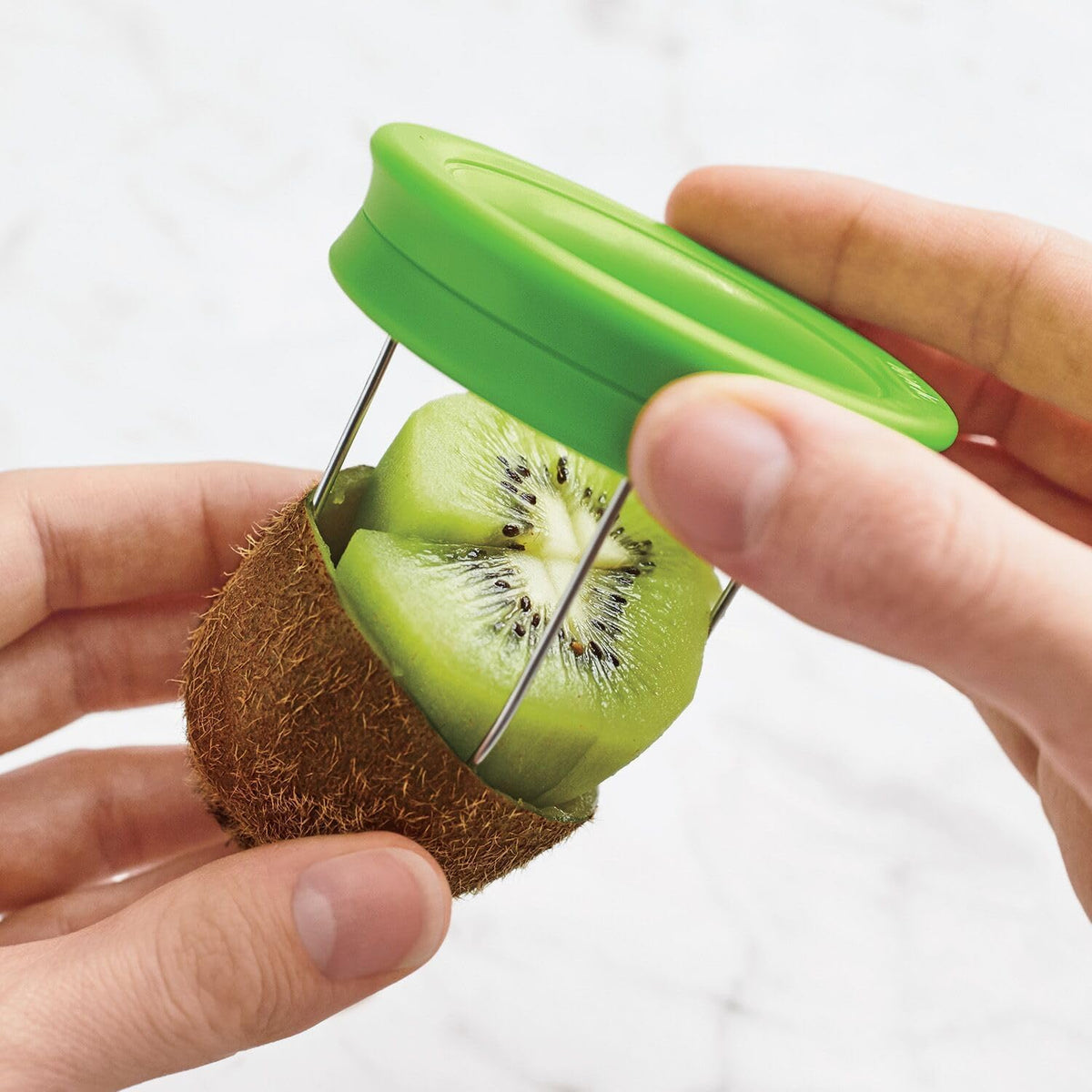 Tovolo - Herramienta para Cortar Kiwi 2 en 1