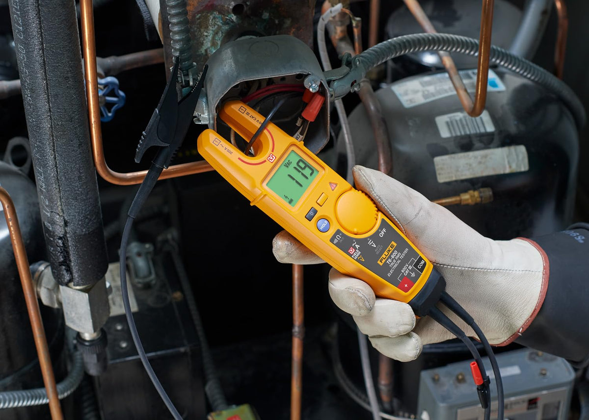 Fluke T6‑600 Detector de Voltaje Comprobador FieldSense Medidor TRUE RMS 600 V / 200 A Resistencia Hasta 2 kΩ Pantalla Retroiluminada