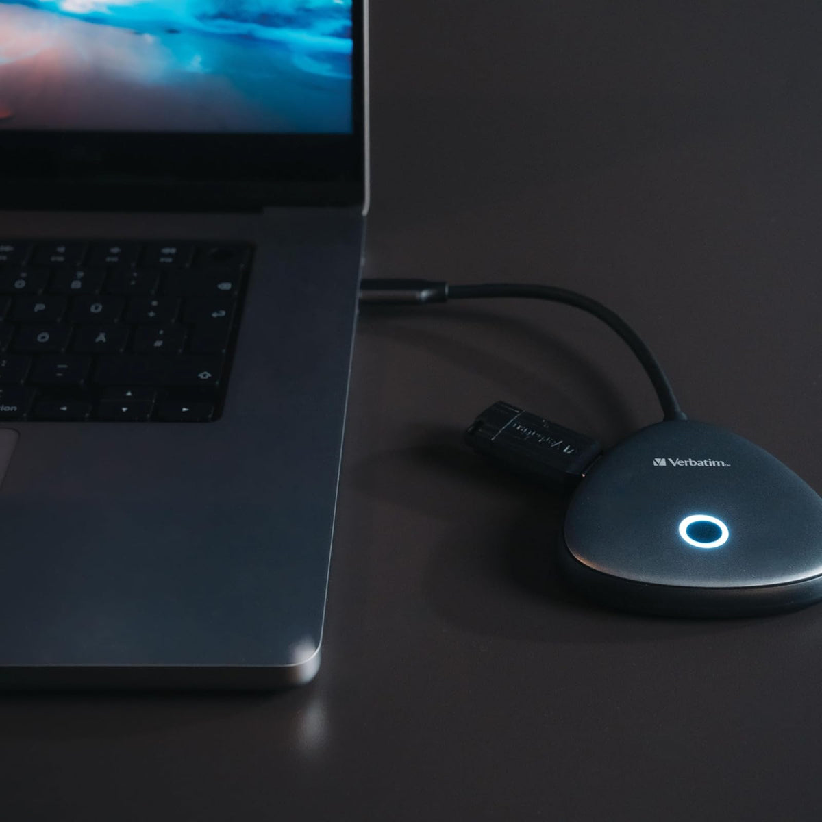 Verbatim Share My Screen Video Extender 4K USB-C Wireless HDMI Transmisor y Receptor Adaptador de visualización con concentrador USB y Lector de Tarjetas