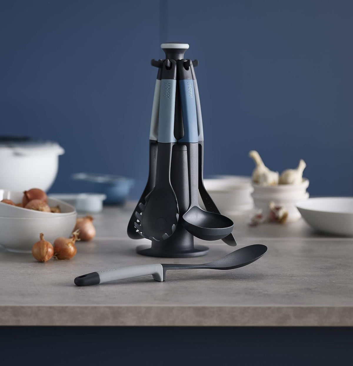 Joseph Joseph Elevate Carousel - Juego de utensilios de cocina de nailon con soporte de almacenamiento giratorio, 6 piezas, color azul