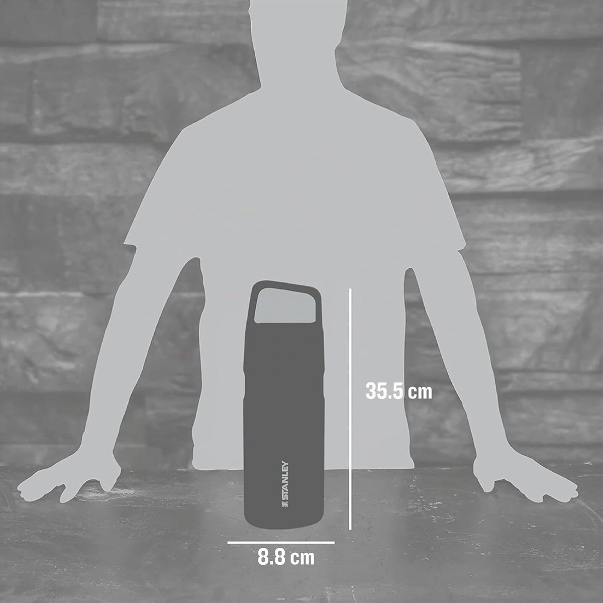 Stanley IceFlow Botella de Transporte 50 oz | Acero inoxidable reciclado, apta para actividades, diseño a prueba de fugas