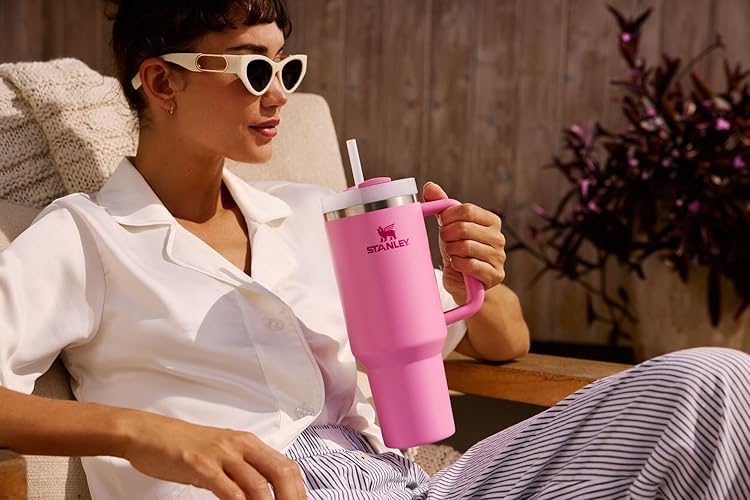 STANLEY - Vaso con mango y popote de 30 onzas, tapa Flowstate de 3 posiciones, compatible para viajes, vaso de acero inoxidable aislado, sin BPA, cobalto