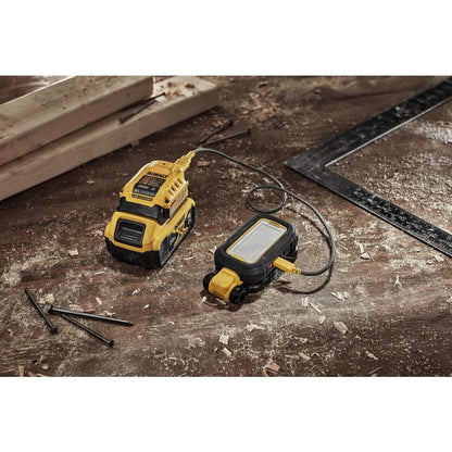 DEWALT Linterna LED USB-C recargable magnética 1000 lúmenes DCL182