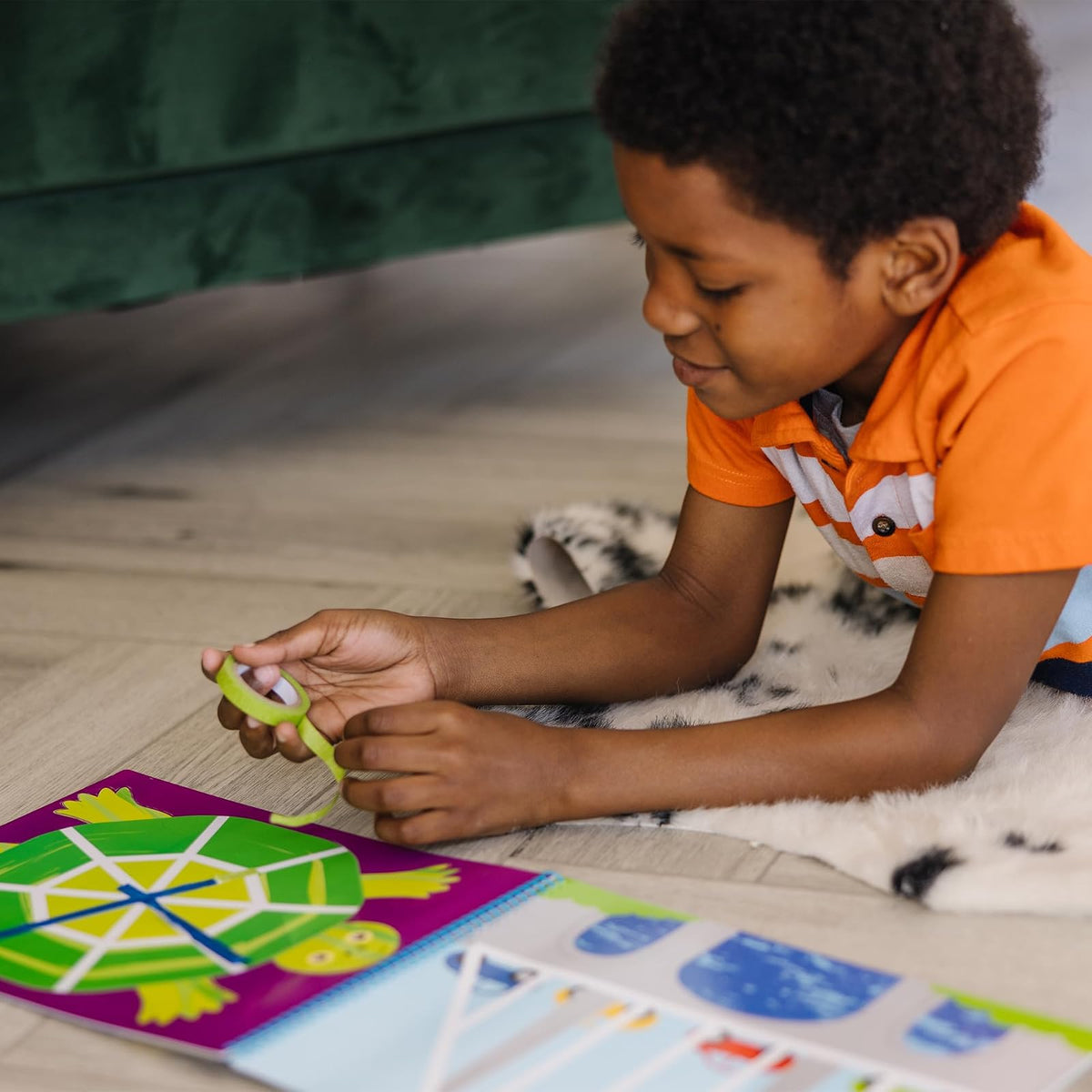 Melissa & Doug Libro de actividades con cintas, contribuye al aprendizaje temprano de habilidades, 4 rollos de cinta de rasgado fácil, resistente encuadernación en espiral, 20 páginas, 27.686 cm alto x 20.066 cm ancho x 1.143 cm largo