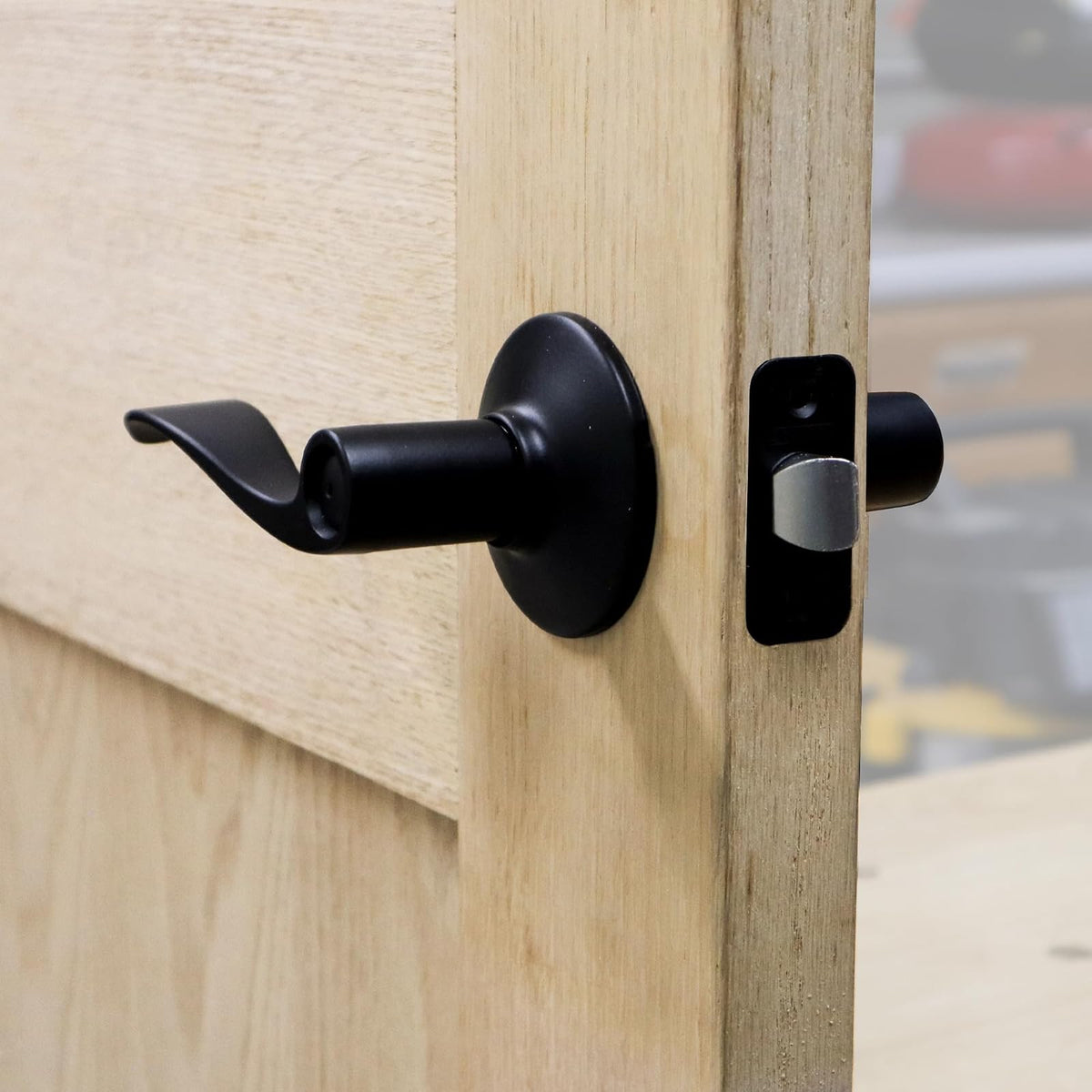 Milescraft 1338 Lock Mate PLUS - Kit de instalación de cerradura de puerta profesional, plantilla de cerradura de puerta para puertas de madera/metal con 1-3/8 pulgadas y 1-3/4 pulgadas de grosor.