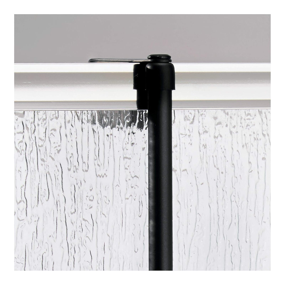 InterDesign Forma Estantería de baño para Colgar, pequeño Estante de Ducha de Metal, repisa de baño, Negro Mate