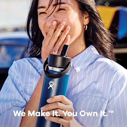 Hydro Flask - Botella de 24 onzas con tapa de popote flexible de acero inoxidable aislado, tapa ancha de popote, no derrama, a prueba de fugas en abeto