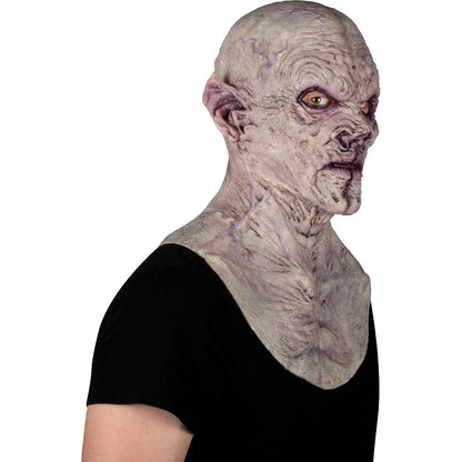 Ghoulish Productions Hyper Mask Vampiro Alucard Premium Efecto Fit – Máscara de Terror Realista con Textura de Piel y Detalles Ultrarrealistas – Ideal para Halloween, Cosplay y Colección