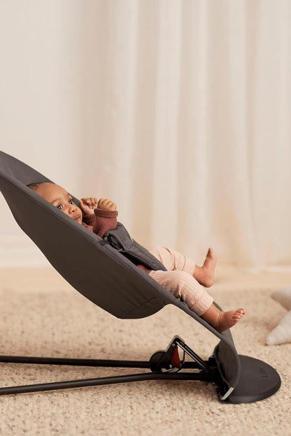 BabyBjörn Bouncer Balance Soft, Dark Gray, Woven/Jersey, Tri-Fabric | 2-in-1 Adjustable Baby Bouncer Seat and Toddler Chair, Newborn to Toddler (8-29 lbs), 4 positions, Lightweight & Portable