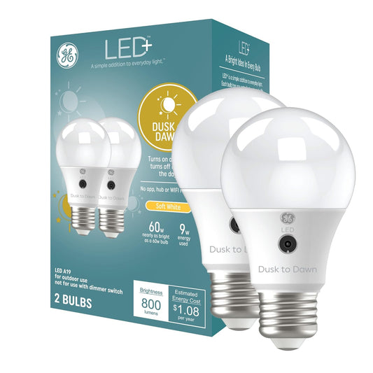 GE LED+ A19 - Bombillas LED de luz LED de atardecer a amanecer, encendido/apagado automático, luz de seguridad para exteriores, color blanco suave (paquete de 2)