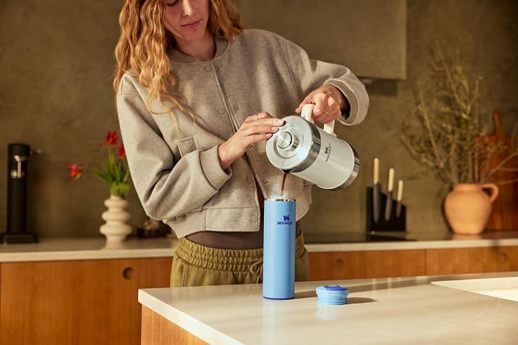 STANLEY Transit - Taza de viaje de café a prueba de fugas, acero inoxidable aislado al aspiradora, se mantiene caliente o frío durante horas, sin BPA, 567 g, narciso