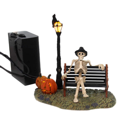 Department 56 56.53146 Accesorios para Colecciones Village Halloween Resting My Bones, Figura de 12.1 cm, Multicolor