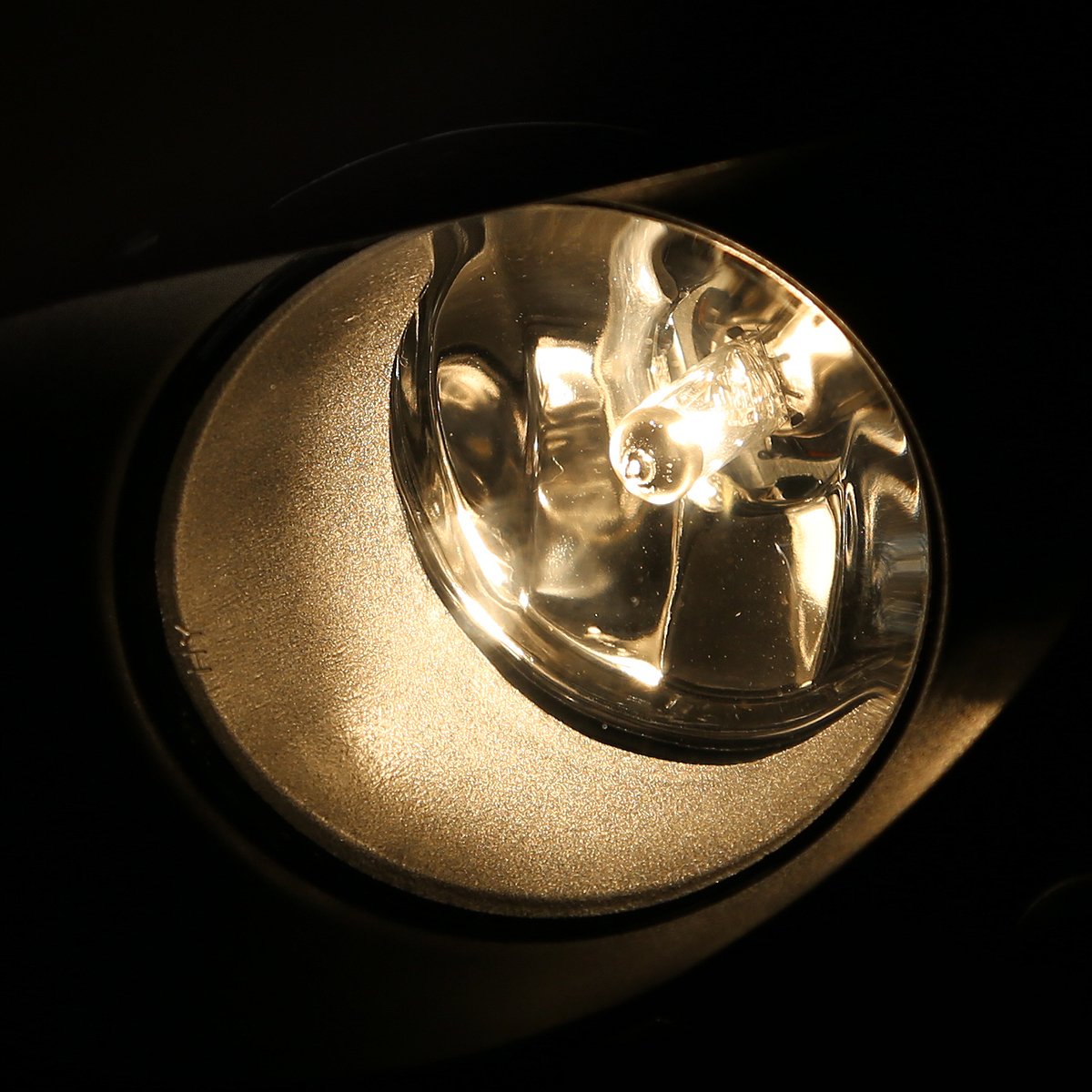 DNA Motoring FL-TYAR063D-CH Fog Light w/Switch [for 06-08 Yaris Hatchback]