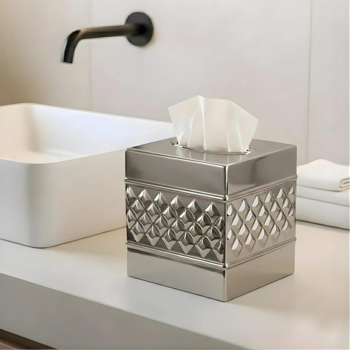 Monarch Abode - Funda Cuadrada de Tela geométrica Hecha a Mano con Relieve, Soporte de níquel y Cromo, Accesorios Cuadrados de Metal para aparador, Soporte Decorativo para Caja de pañuelos, Cubierta