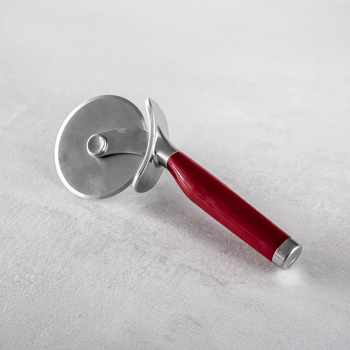 KitchenAid Empire Red Cortador de Pizza Profesional con Rueda de Acero Inoxidable