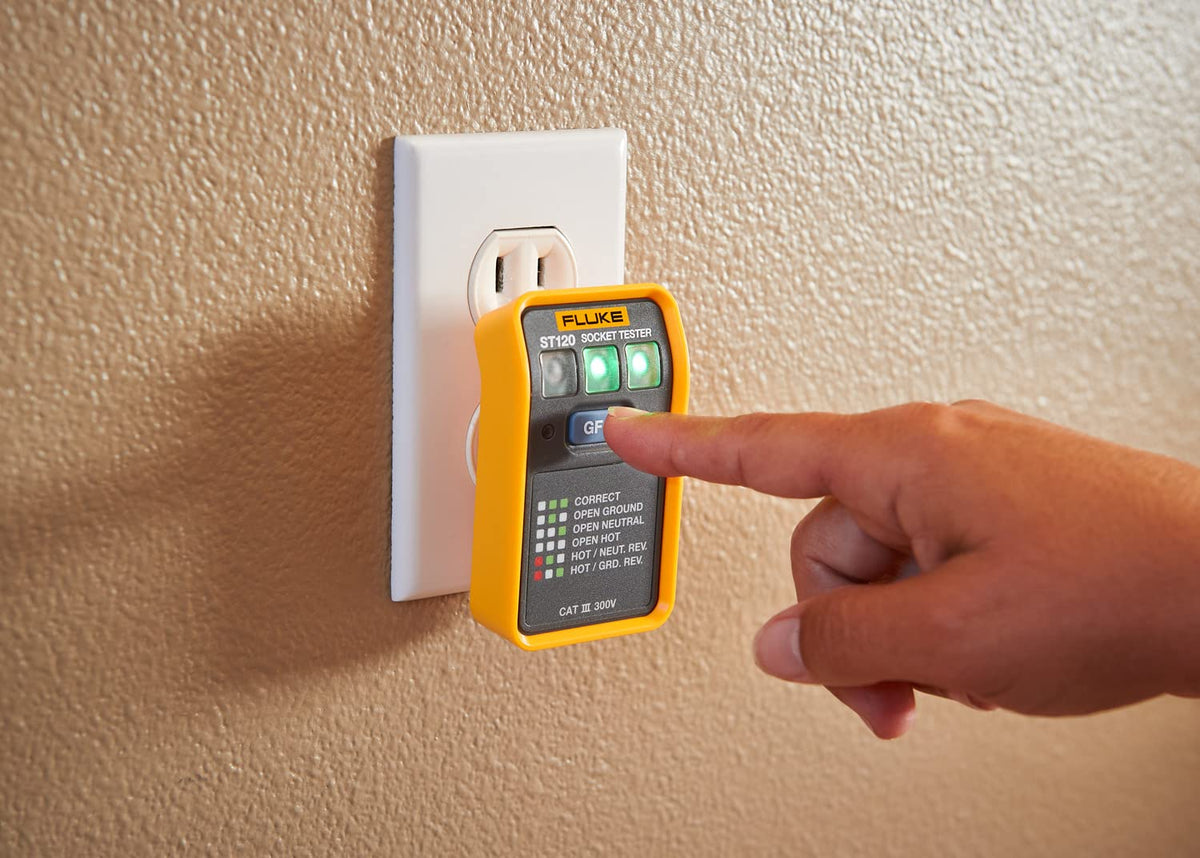 Fluke ST120 Probador de Tomacorrientes Detector de Voltaje Comprobador Prueba GFCI Detección Rápida de Errores de Cableado 6 Estados LED Alta Visibilidad