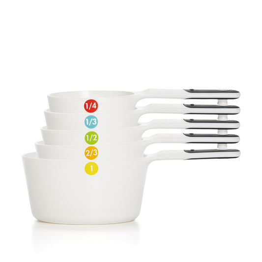 OXO Good Grips 5 piezas de tazas medidoras de plástico y espátula de pastelería