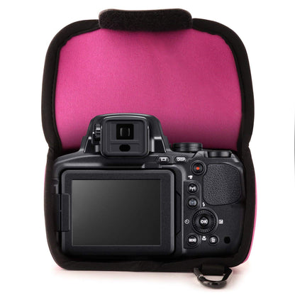 MegaGear MG1113 Estuche de cámara ultra ligero, de neopreno compatible con Nikon Coolpix P900, P900S - Rosado