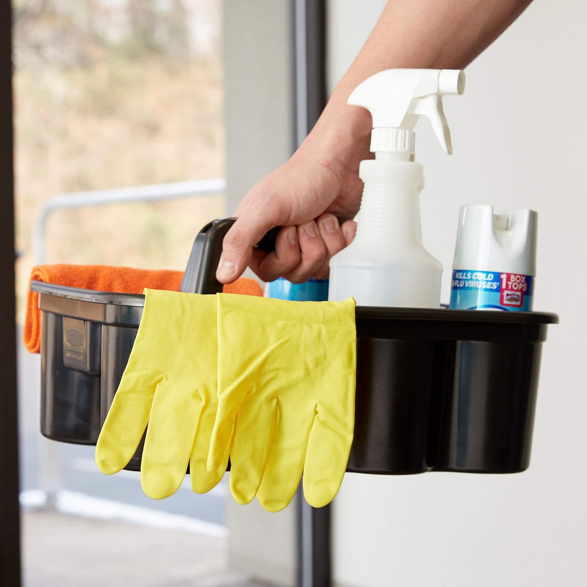 Rubbermaid Commercial Products – Caddy Porta Botellas y Herramientas para Carros de Limpieza, Organizador de Productos de Limpieza, Negro FG315488BLA