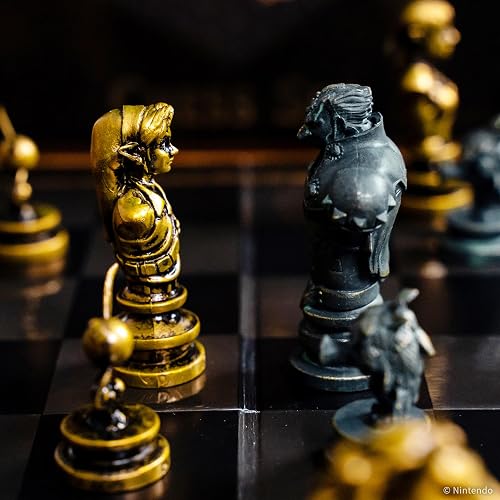 The Legend of Zelda Collector's Chess Set, Juego de Estrategia Link vs. Ganondorf, 32 Piezas Personalizadas de héroe y Villano, Juego de Mesa clásico para fanáticos de Zelda, con Licencia Oficial de