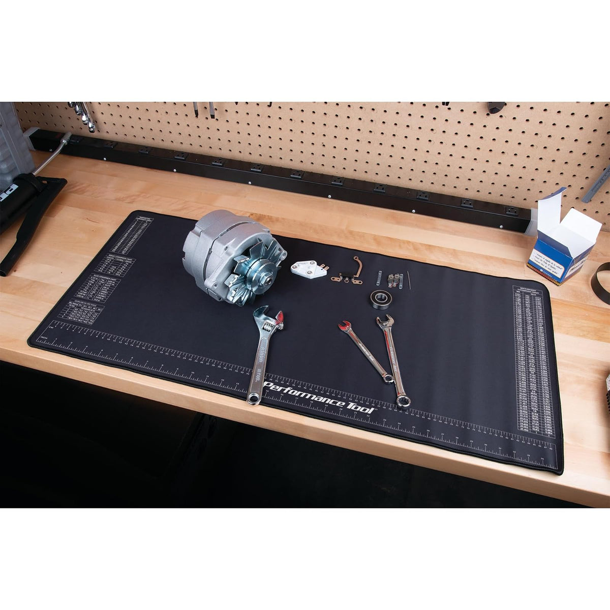 Performance Tool W88977 Estera de Neopreno con Regla y Tablas de Referencia, Resistente a Productos químicos, 16 Pulgadas x 35.75 Pulgadas, Protege la Superficie de Trabajo de solventes y aceites