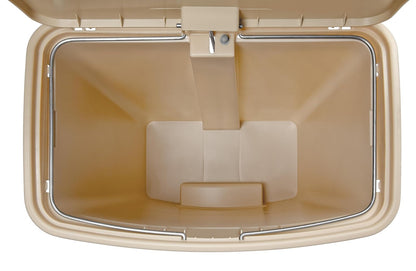 Rubbermaid Commercial Products Streamline® – Contenedor Delgado para Espacios Reducidos, Bote con Pedal Frontal, Cierre Silencioso y Bisagra que No Daña la Pared, Capacidad de 15 L, Beige 1883455