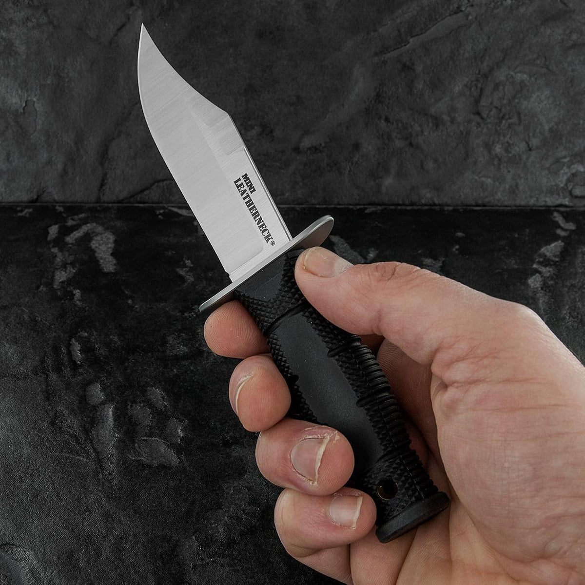 Mini cuchillo de acero frío con clip para cuello de piel, compacto, ligero, 8CR13MOV, hoja fija de acero para caza al aire última intervensión, 8.26 cm, mango ergonómico Kray-Ex, funda segura Ex