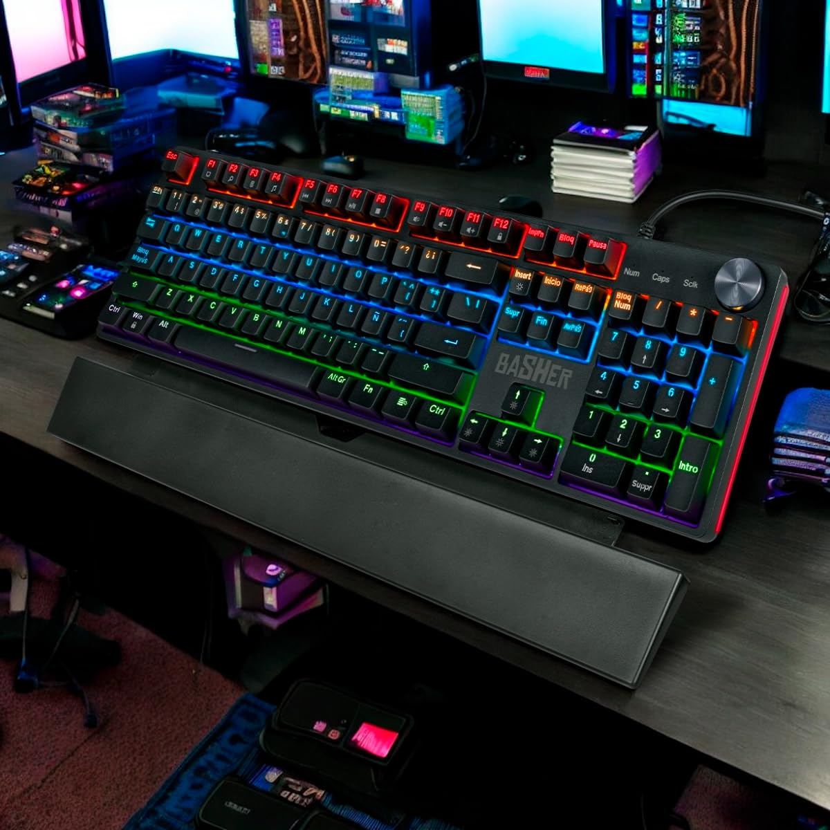 Teclado alámbrico led Rainbow Gamer para PC, reposa muñecas BASH-1004