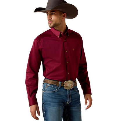 Ariat Camisa de Sarga de Algodón para Hombre, Manga Larga - M - Borgoña
