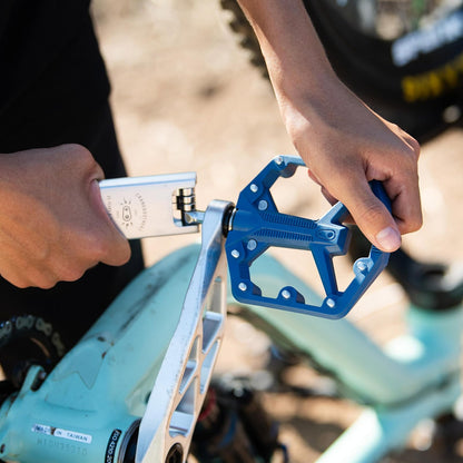Crankbrothers - Pedal de Bicicleta Plano BMX/MTB - Pedal de Bicicleta de Plataforma, Perfil mínimo, Agarre Ajustable