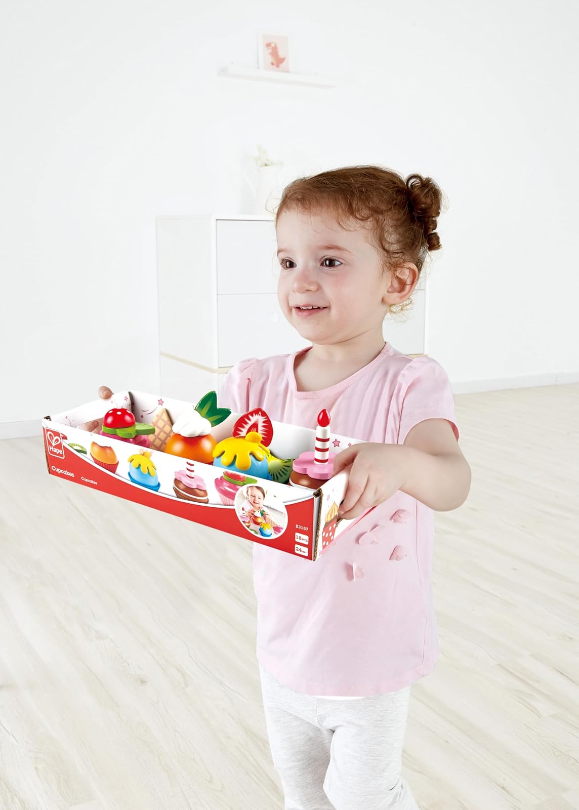 Hape , Set de Juegos para Cupcakes de Madera: Juego Creativo de Repostería y Cocina para Niños, Incluye Aderezos y Decoraciones Divertidas. De 2 a 8 años. E3157