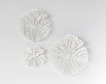 Creative Co-Op - Decoración de pared de papel y metal con forma de coral blanco hecho a mano (juego de 3 tamaños)