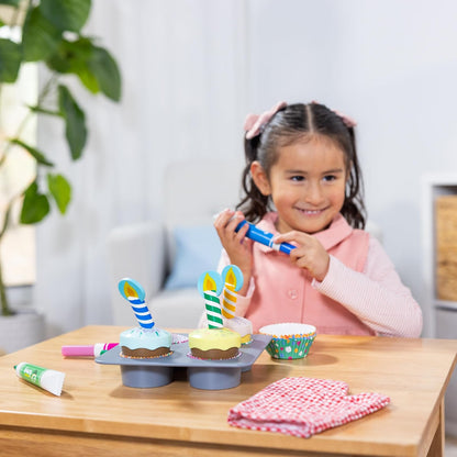 Melissa & Doug Juego De Pastelitos De Madera para Hornear Y Decorar