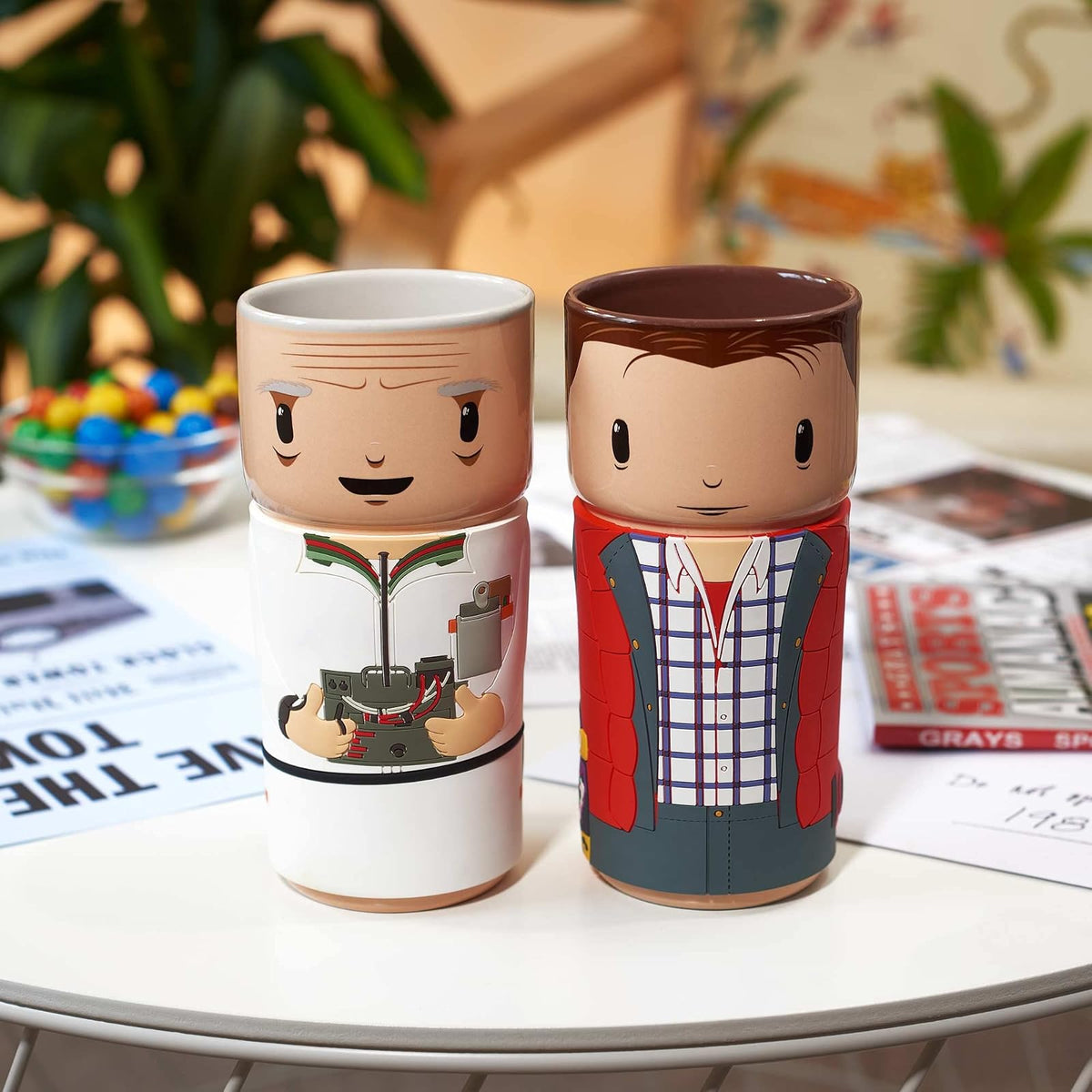 CosCups by Numskull Back to The Future Doc - Taza de cerámica café con funda de goma de 400 ml, producto oficial de regreso al futuro