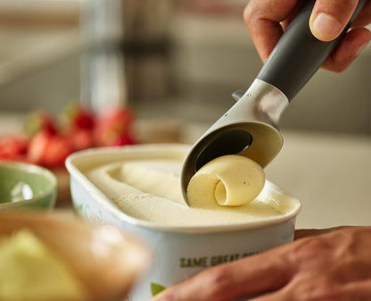 Joseph Joseph Elevate - Cuchara de helado con fácil liberación de gatillo y reposo de herramientas integrado que mejora la higiene, mango antideslizante