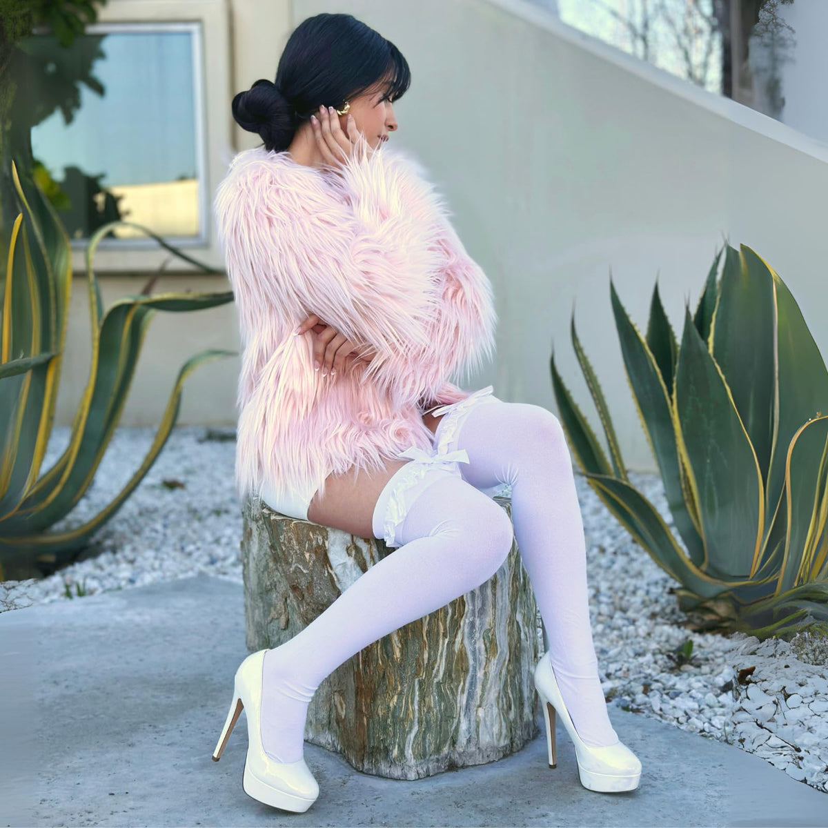 Leg Avenue - Muslos opacos para mujer con ribete de satén y lazo