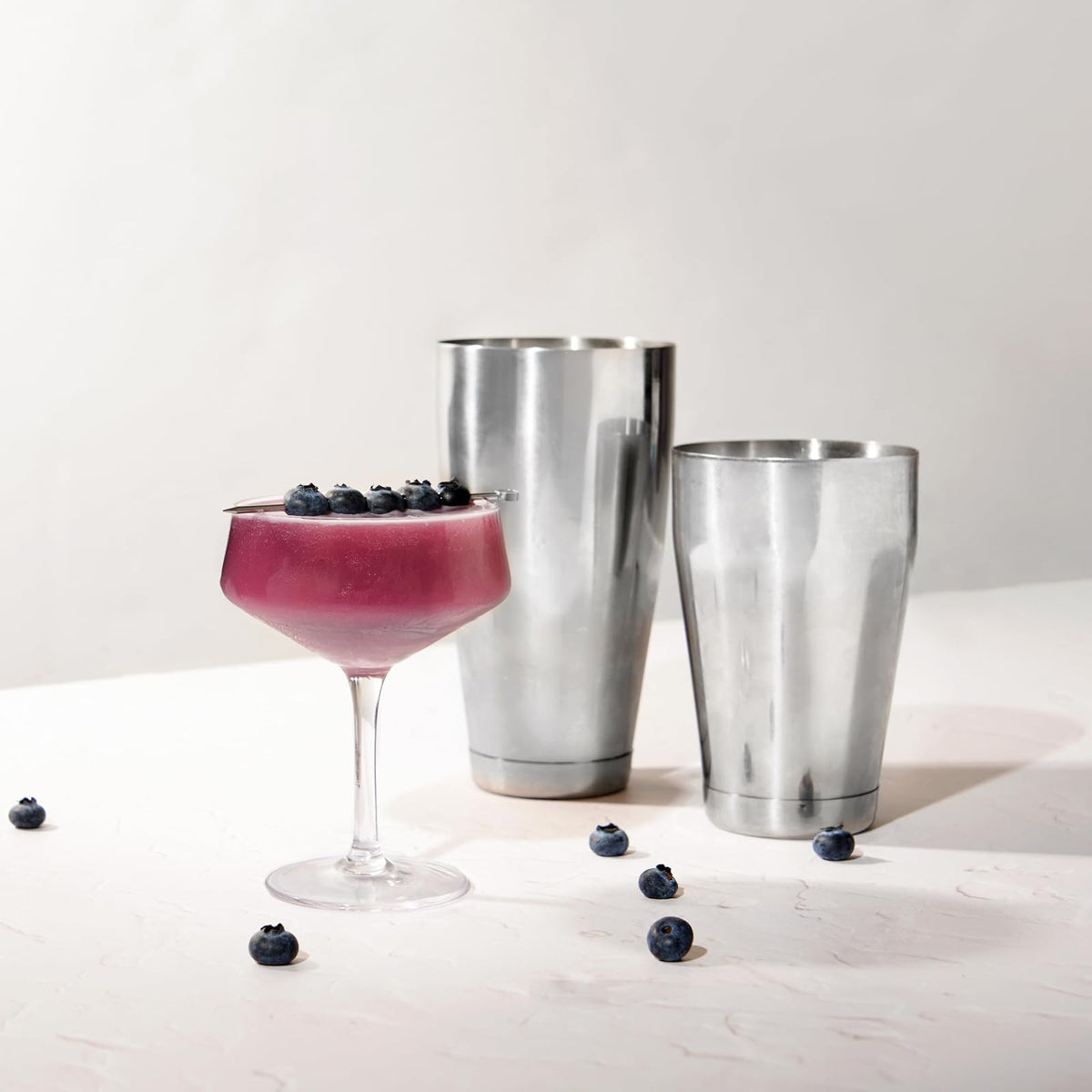 Viski Raye - Vasos de cóctel de vidrio en ángulo, copas de champaña, juego de vasos de martini expreso, juego de 4, 7 onzas