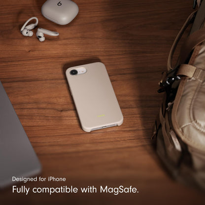 Beats - Funda con MagSafe de para el iPhone 17e, Delgada, Ligera y Resistente con Acabado Mate y Forro de Microfibra – Gris calizo